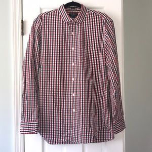 Men’s collard button down shirt